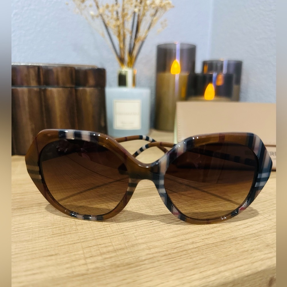 AUTHENTIC BURBERRY Square Lens Sunglasses 🤎😎 - Picture 5 of 7